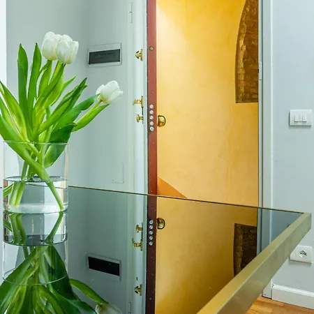Apartment Casa Calypso In Canton De' Fiori